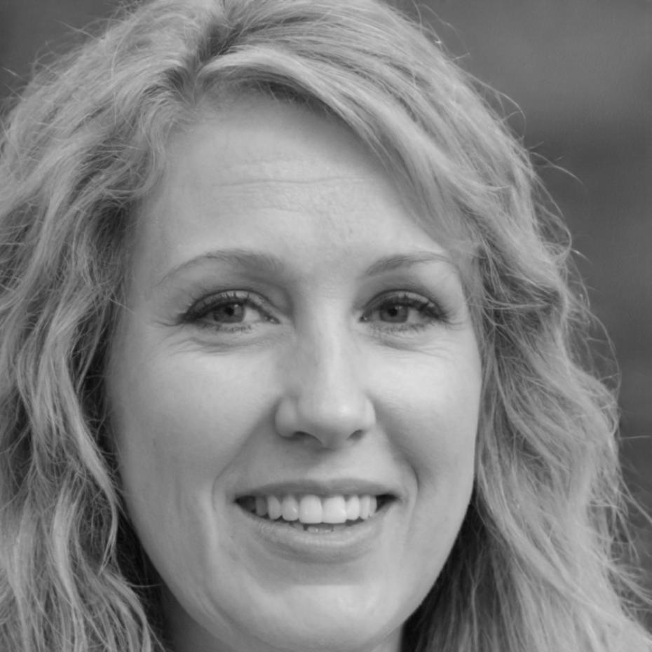Dr. Sarah Müller, Finanzexpertin
